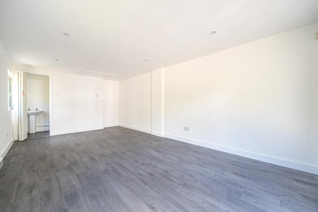 1343861-3-68b5752...