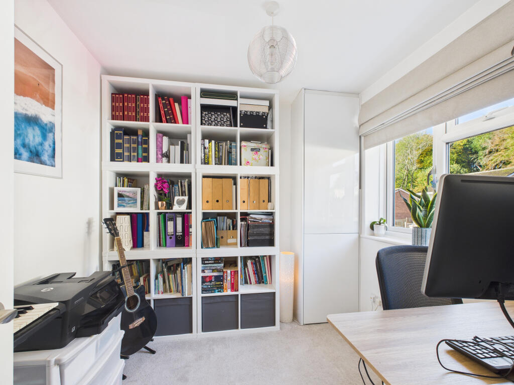 CAM02909G0-PR0508-STILL013