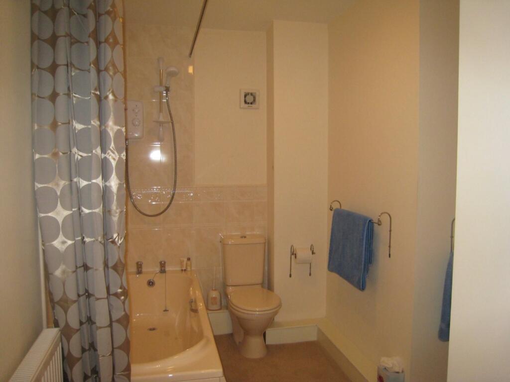 bathroom (Main)