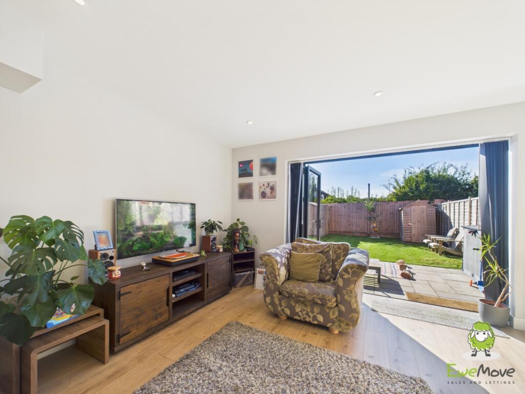 EweMove Basingstoke Estate Agents - Wells Court - 