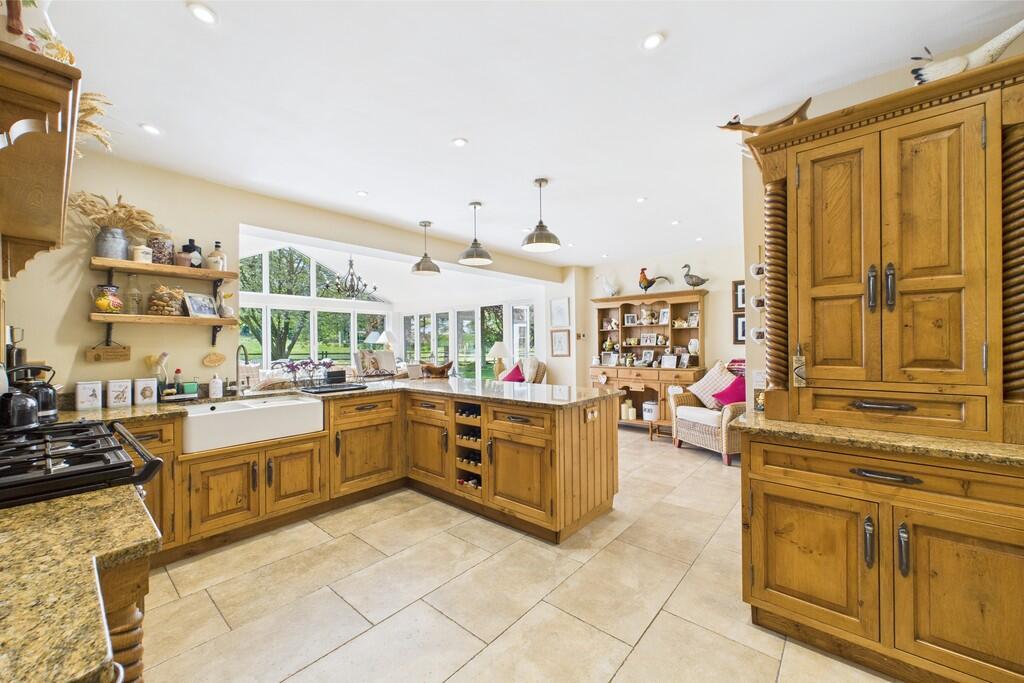 CAM01689G0-PR0465...