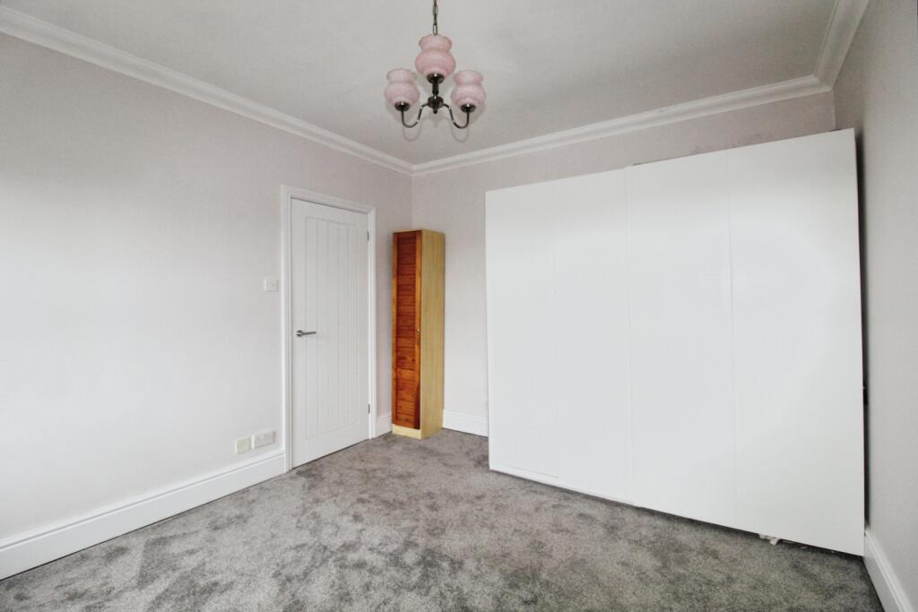pbox-bedroom-313625.JPG
