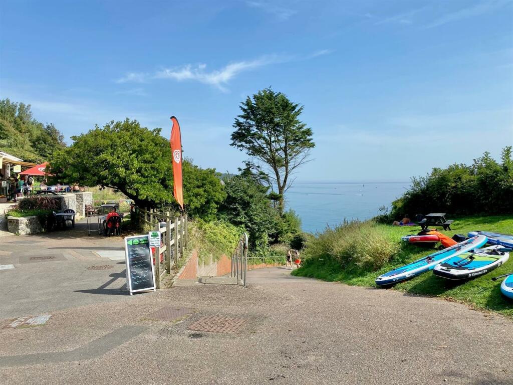 Cafe and beach path.jpg