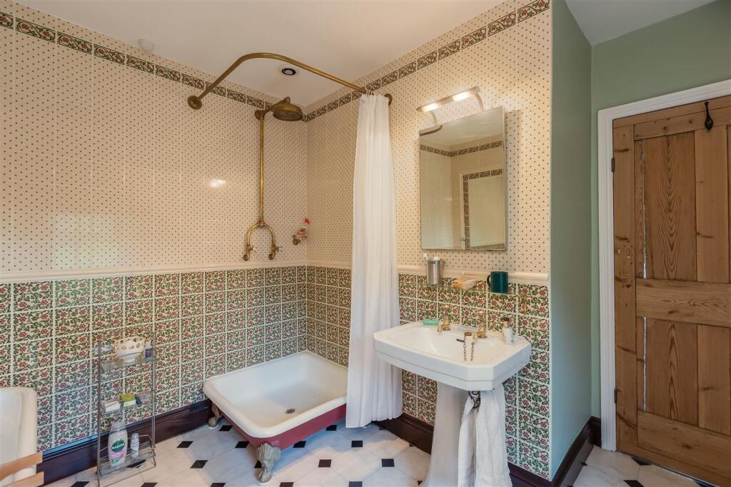 High Gill Beck Farm Bathroom-2.jpg