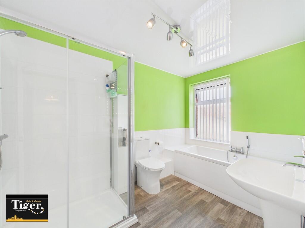 CAM02176G0-PR0567...