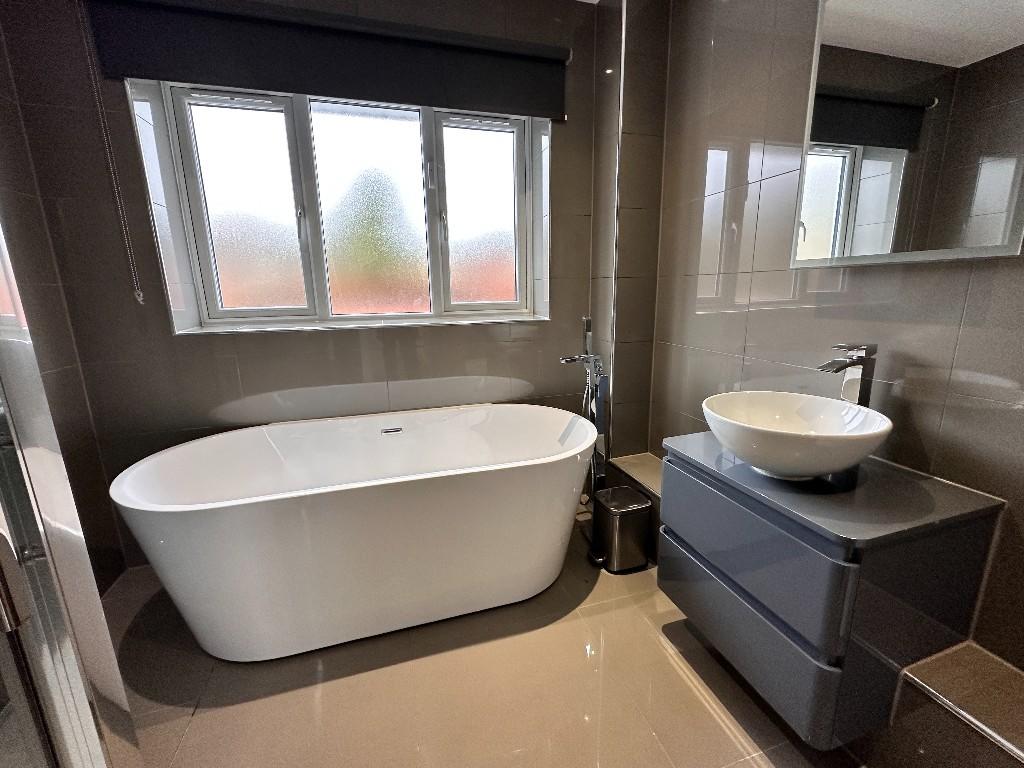 En-suite 1