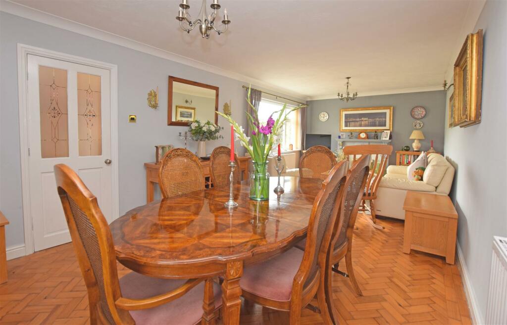 Second Reception Room V4.JPG