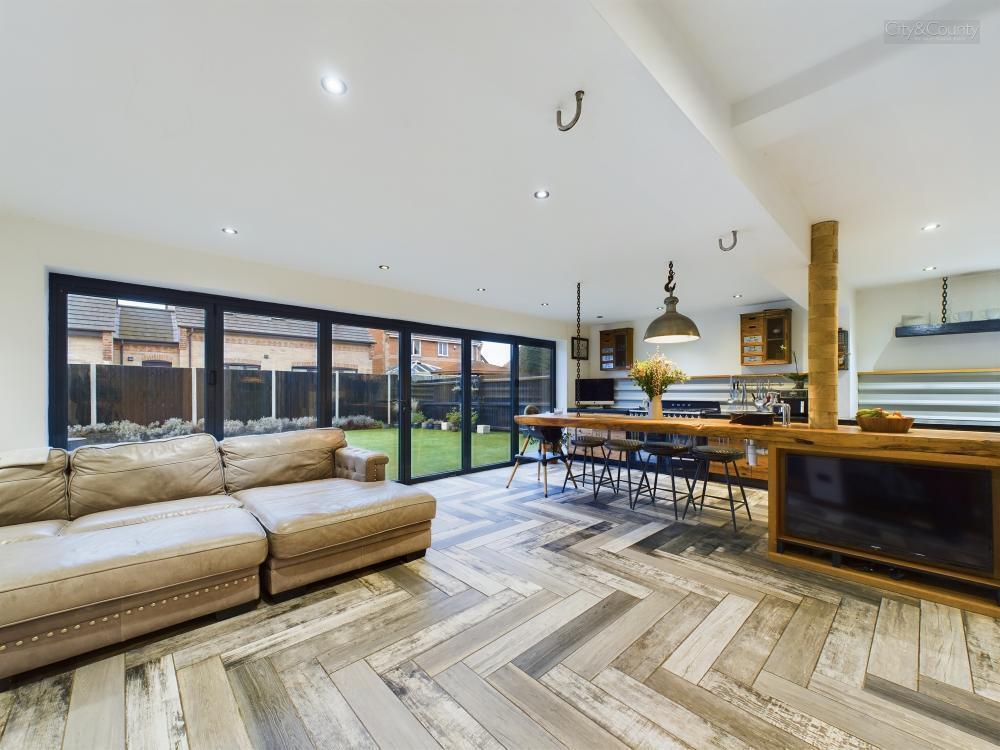 Kitchen/Living Area