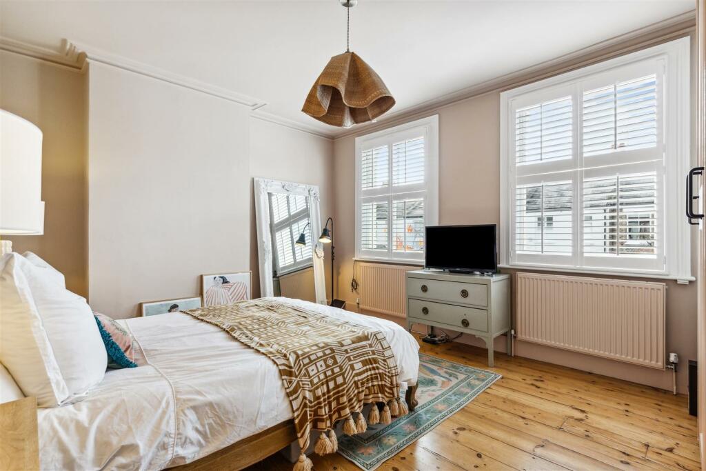 Priory Road, W4 - FOR SALE