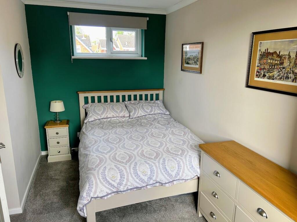 BEDROOM 2