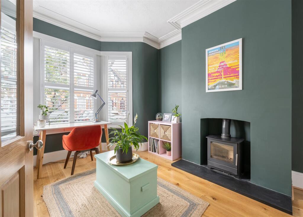 Colchester Road, E10