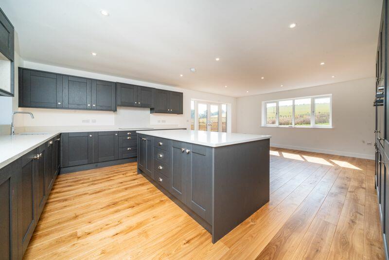 KITCHEN &amp; FAMILY ROOM