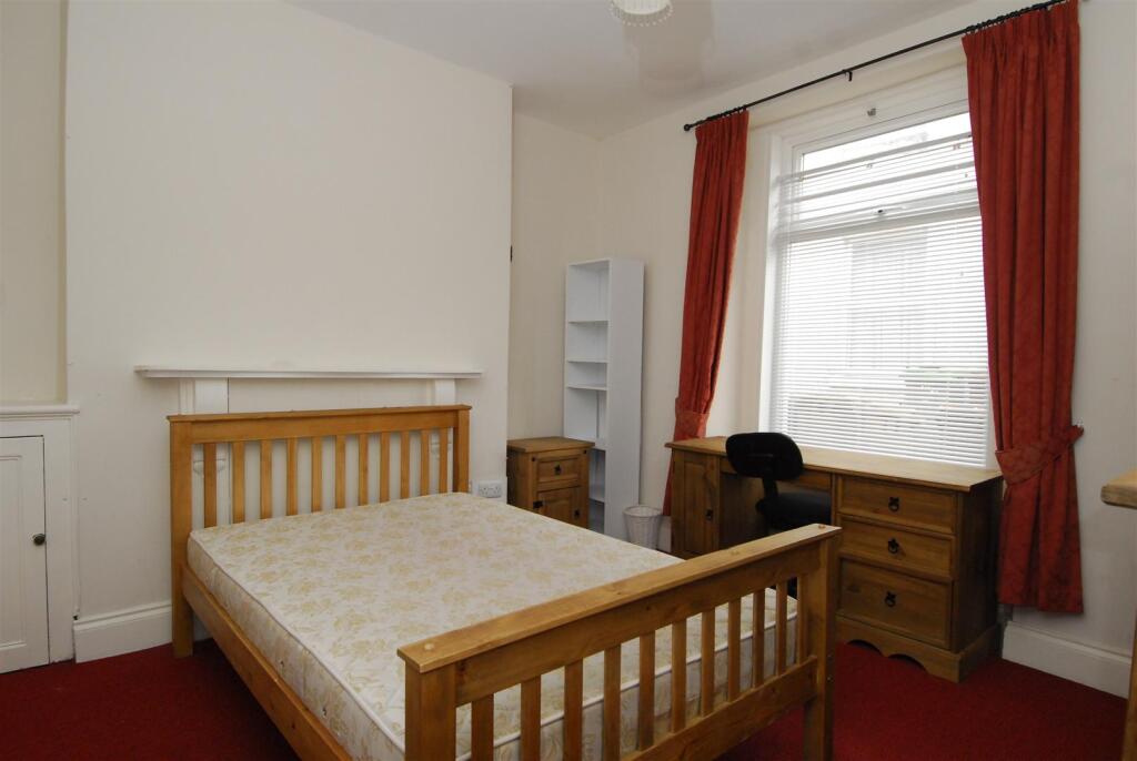 2GuildfordPlace001.JPG