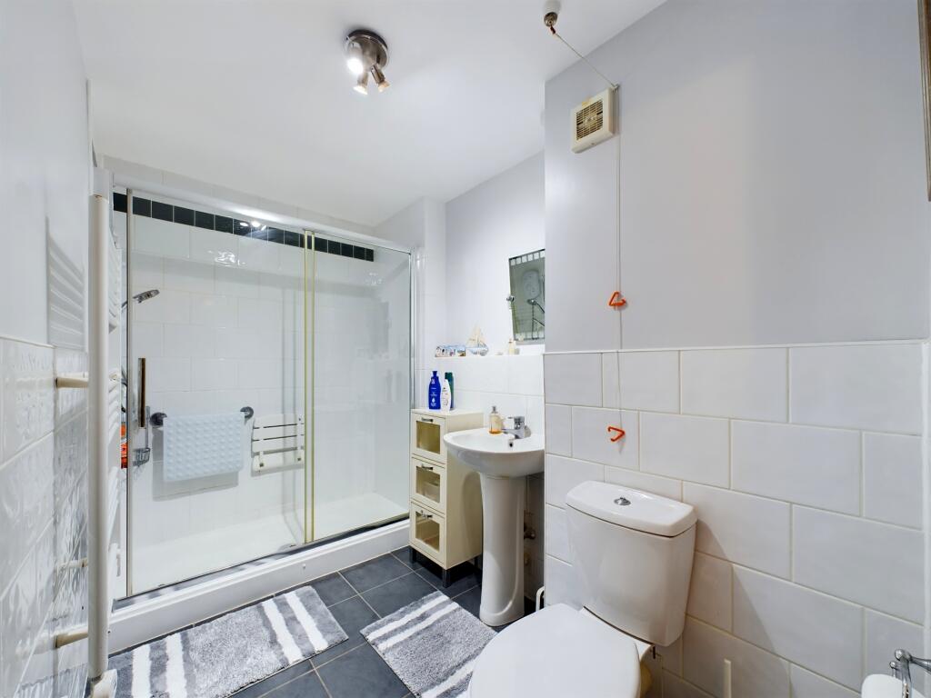 CAM02668G0-PR0124-STILL003