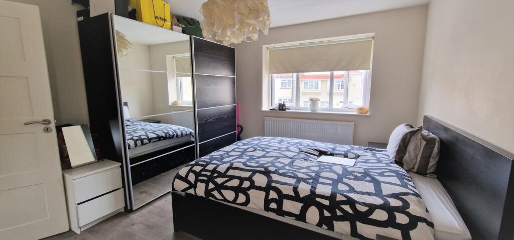 FRONT BEDROOM