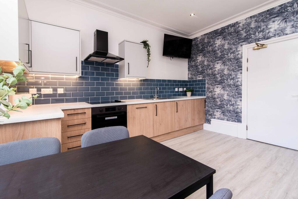 Kitchen 1 (2)