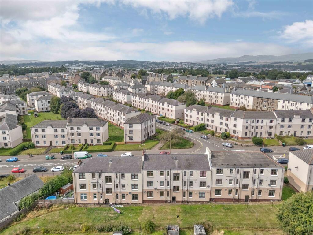 GR 17 Caird Avenue Dundee-14.JPG