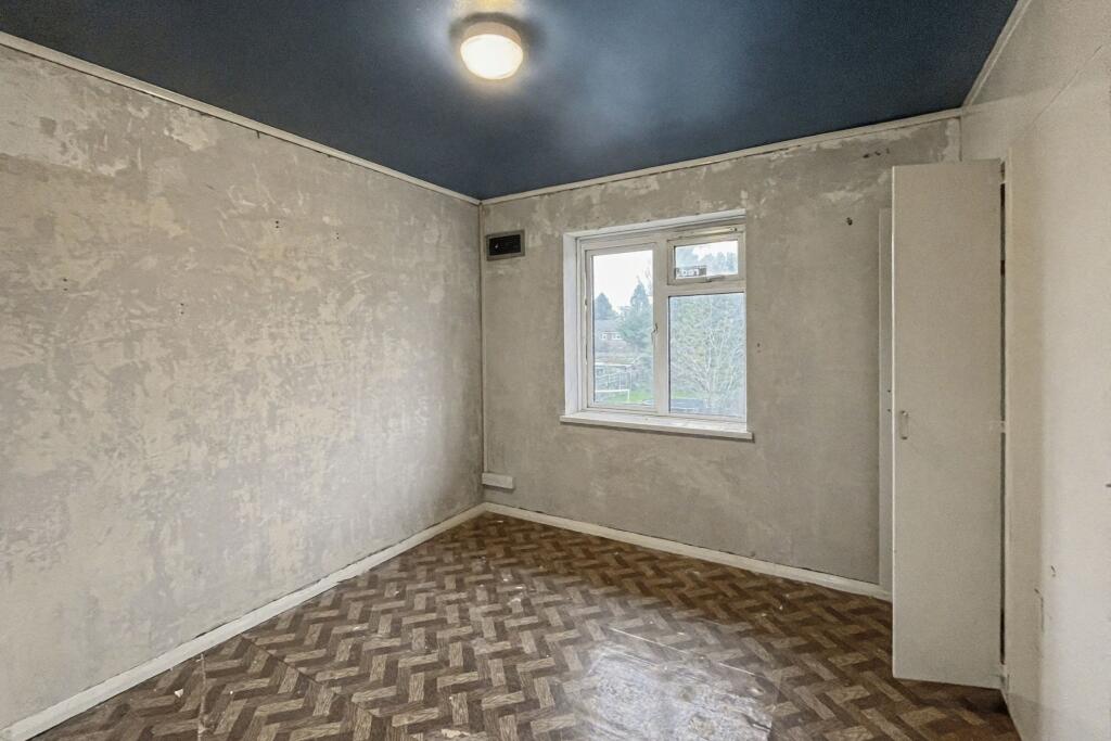 52 Kingscroft Road, Banstead, Surrey, SM7 3LY