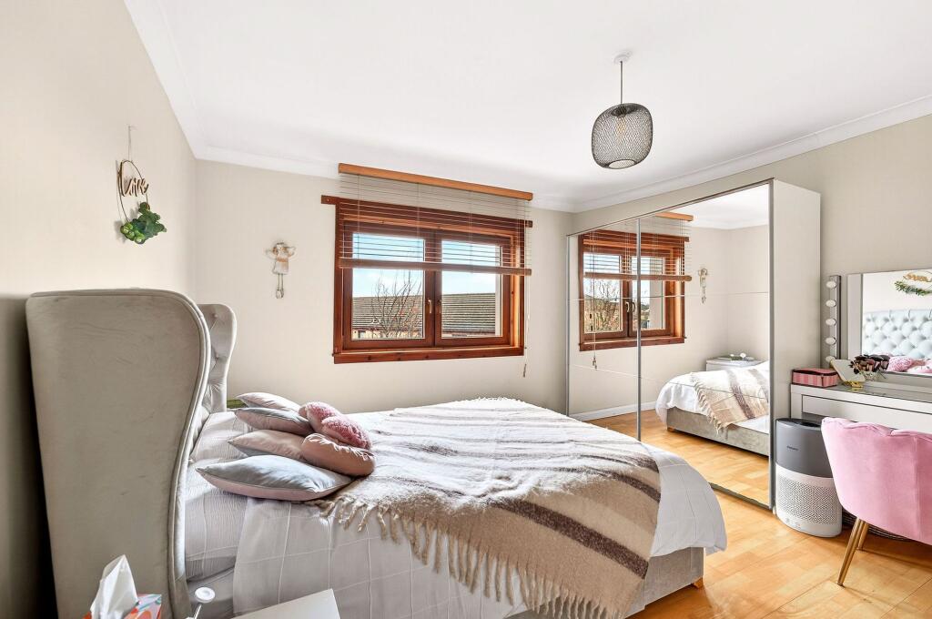 Principal bedroom