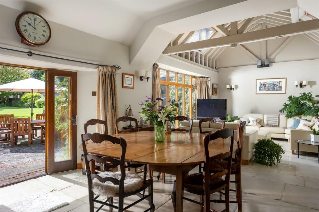 33 - Brecon House - GL53 9NE - Web.jpg
