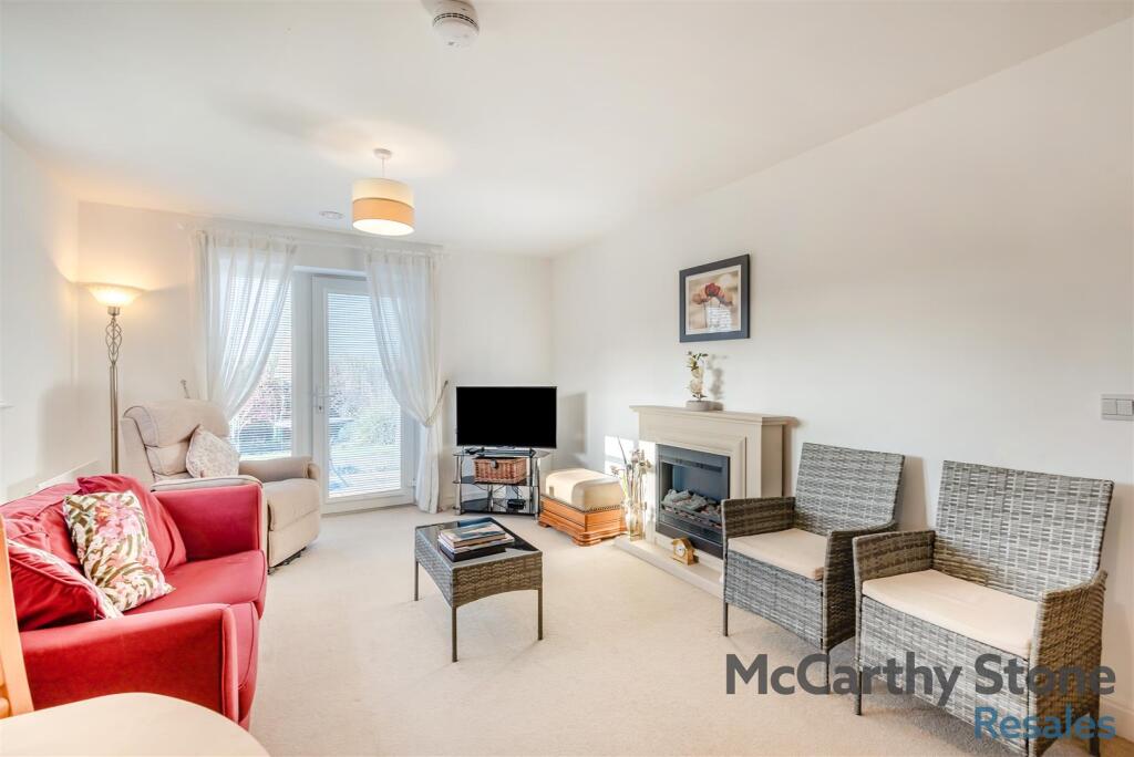 8671206-interior11.jpg