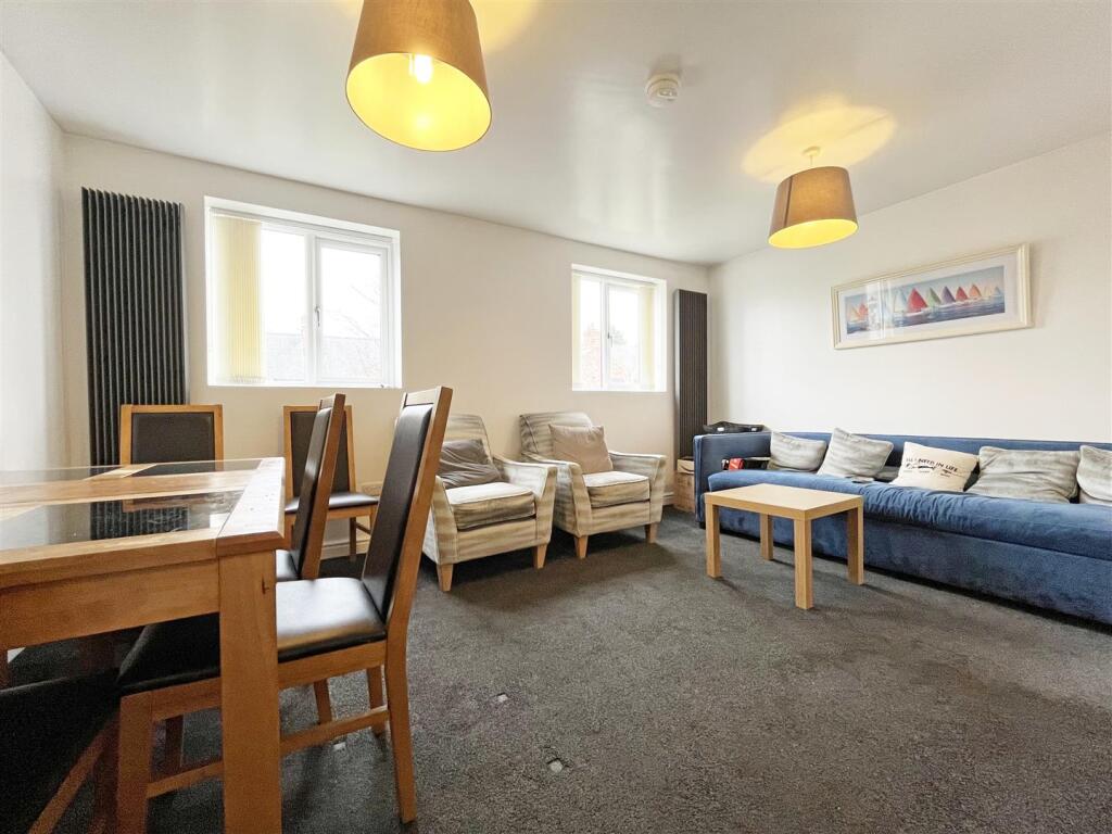 Communal Lounge/Dining Room