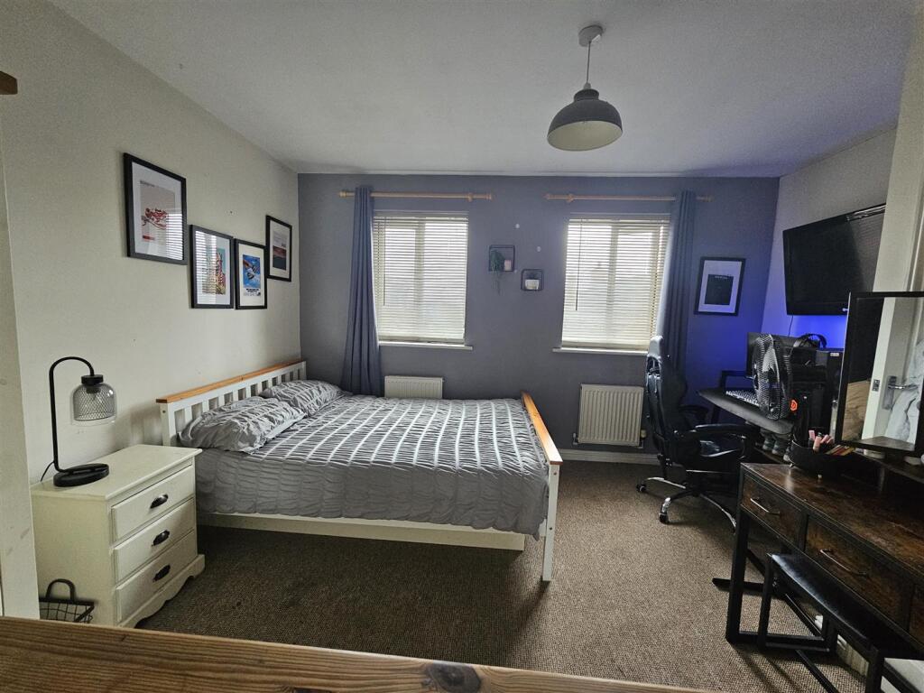 Bed3.jpg