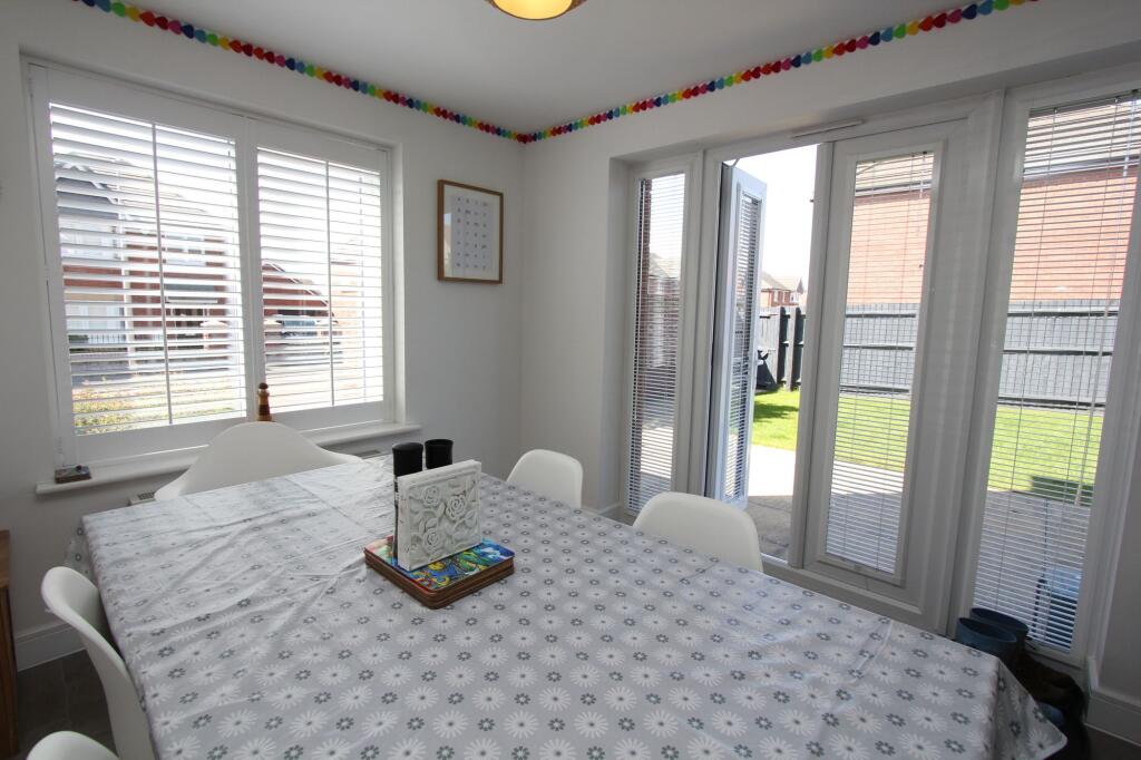 Social Kitchen / Dining Room