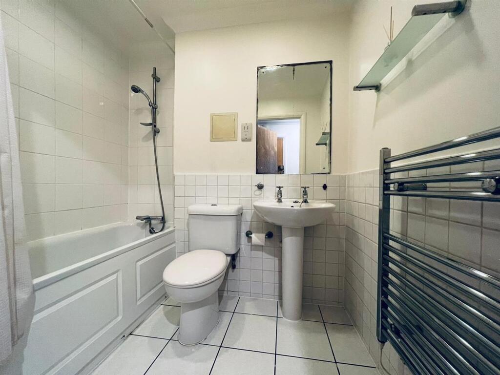 To Let, Rent - 2 bed in Campbell Road, London, E3 