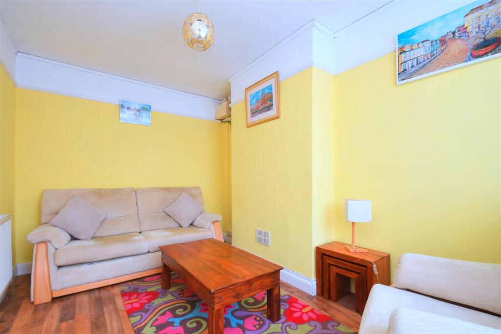 Bedroom One 1.jpg
