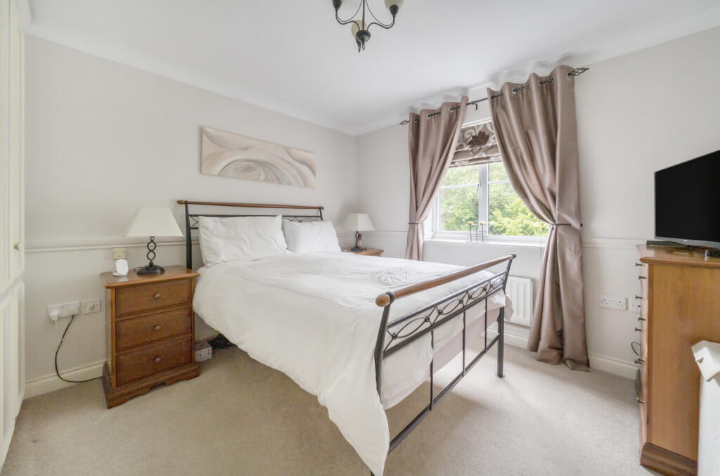 1369298-12-68f109...