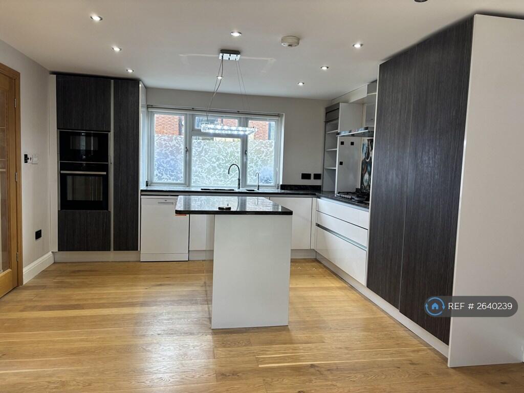Dining Room. Under Floor Heating