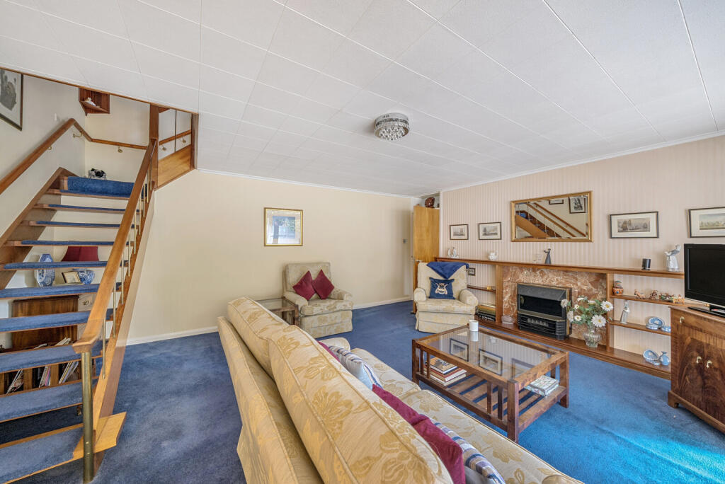 1371998-6-68f8f8b...