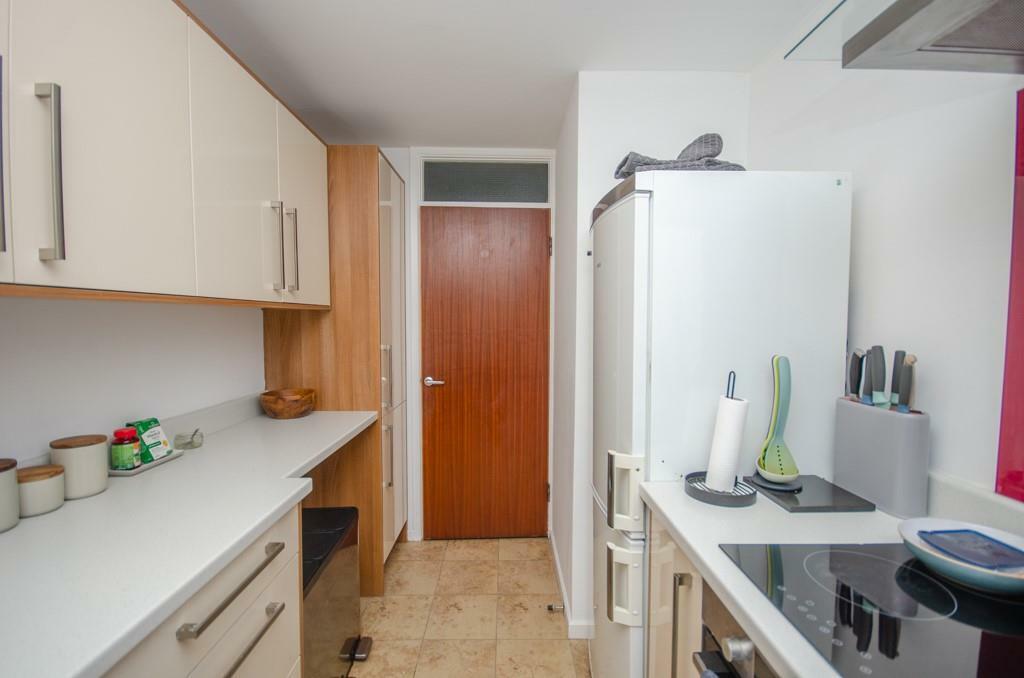 KITCHEN PIC 2.jpg