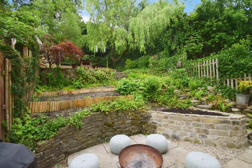 9e4dcf5f-Garden 2...