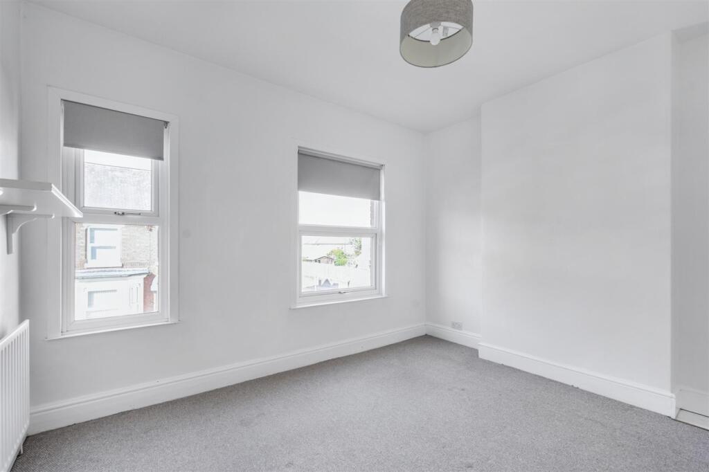 Bedroom 1_1.jpeg