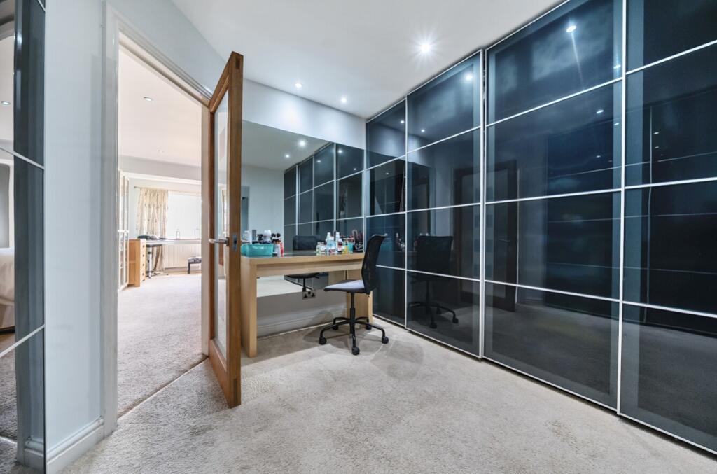 Pcincipal Bedroom Dressing Room