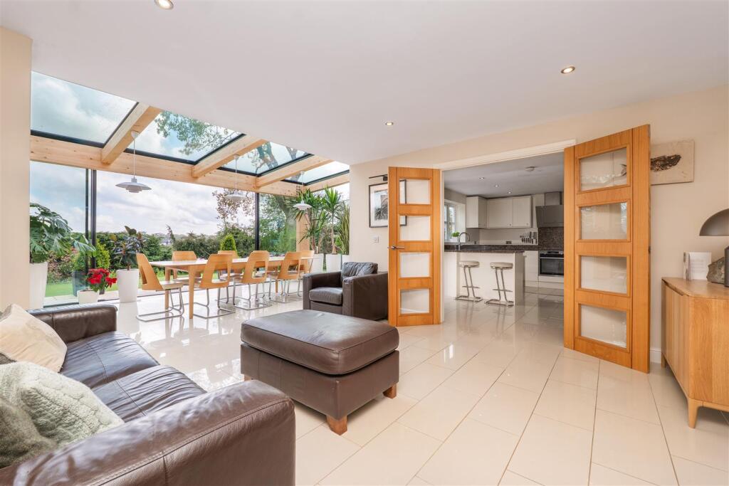 Open Plan Dining/Family Room