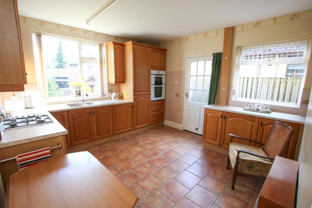 OPEN PLAN DINING KITCHEN