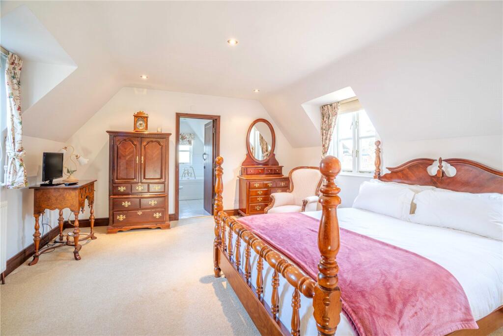 Main Bedroom