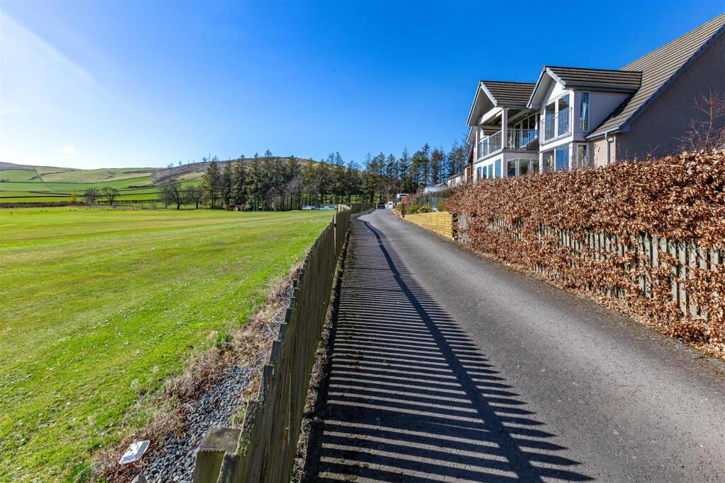 2 Nichol View Outsides 24.JPG