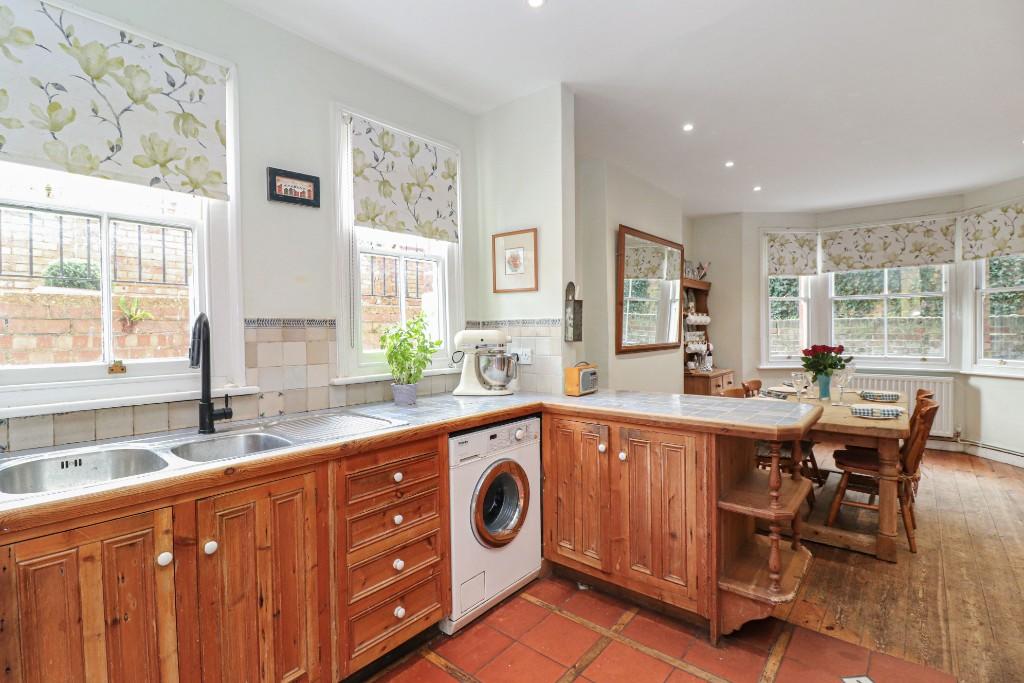 Kitchen/breakfast rm