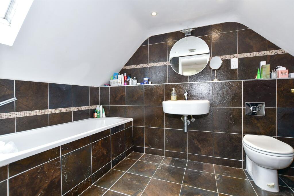 En-Suite Bathroom