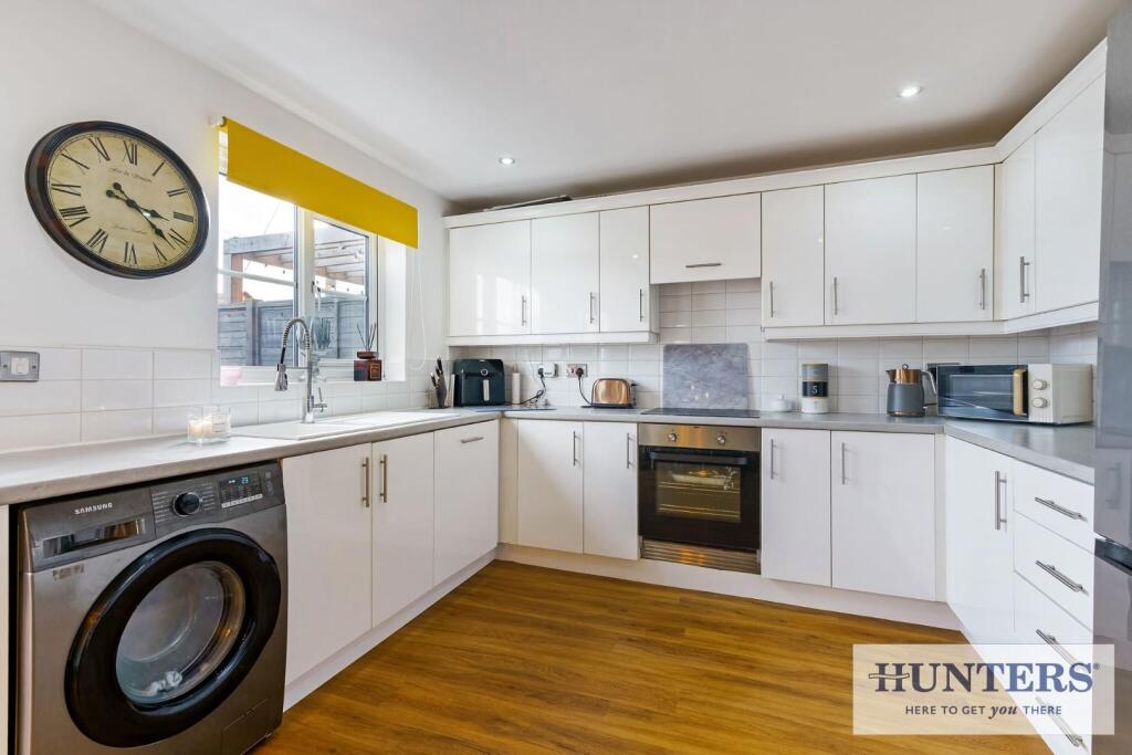 86506_17 Maple Drive North (8) - Copy_low.jpg