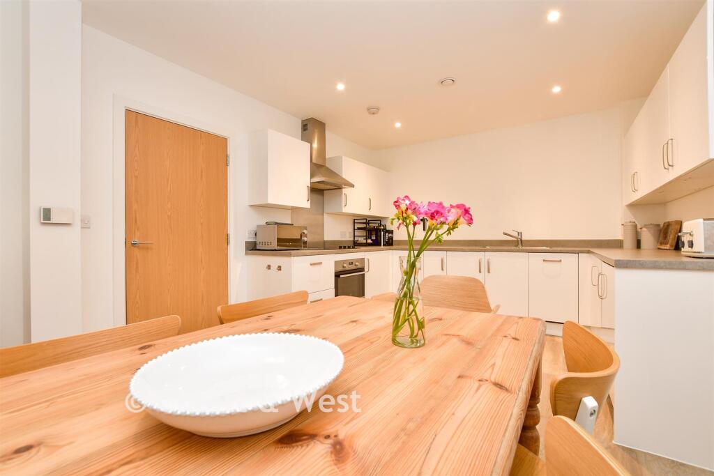 Kitchen / Lounge / Dining Room