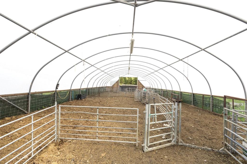 Poly Tunnel