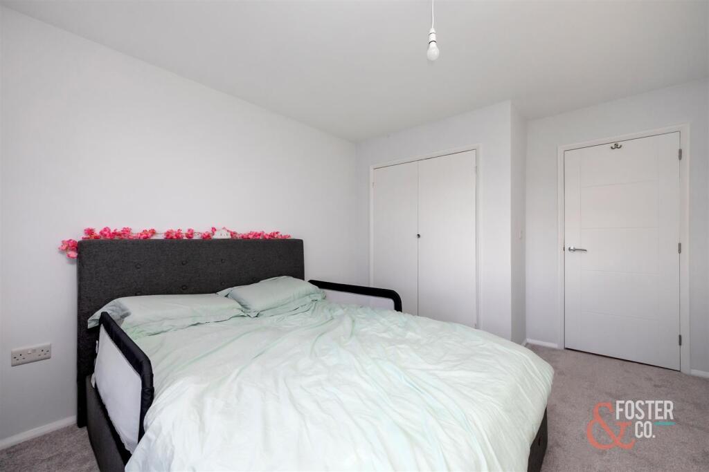 Mill Hill Close, 13-005.JPG