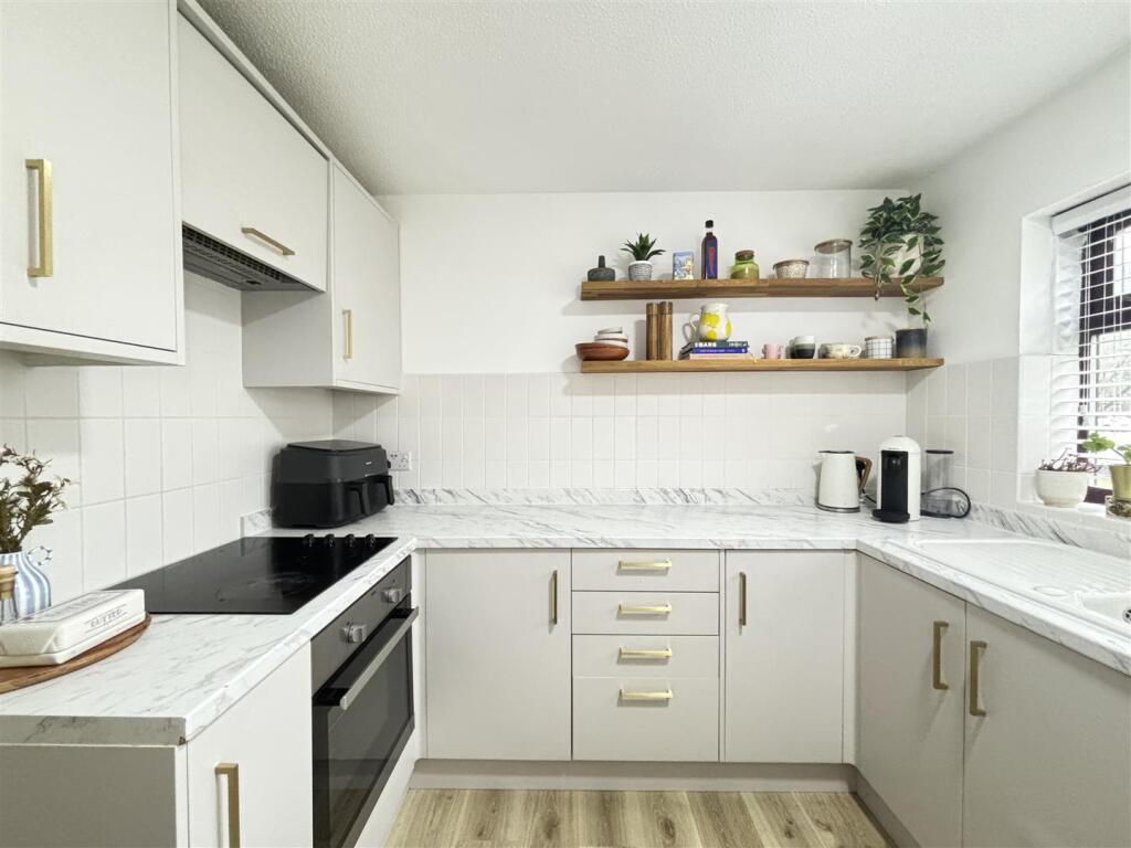 Granary kitchen 2.jpg
