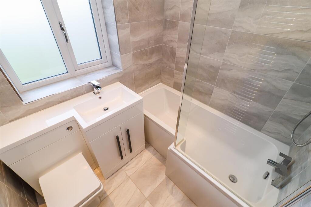 BATHROOM/W.C.