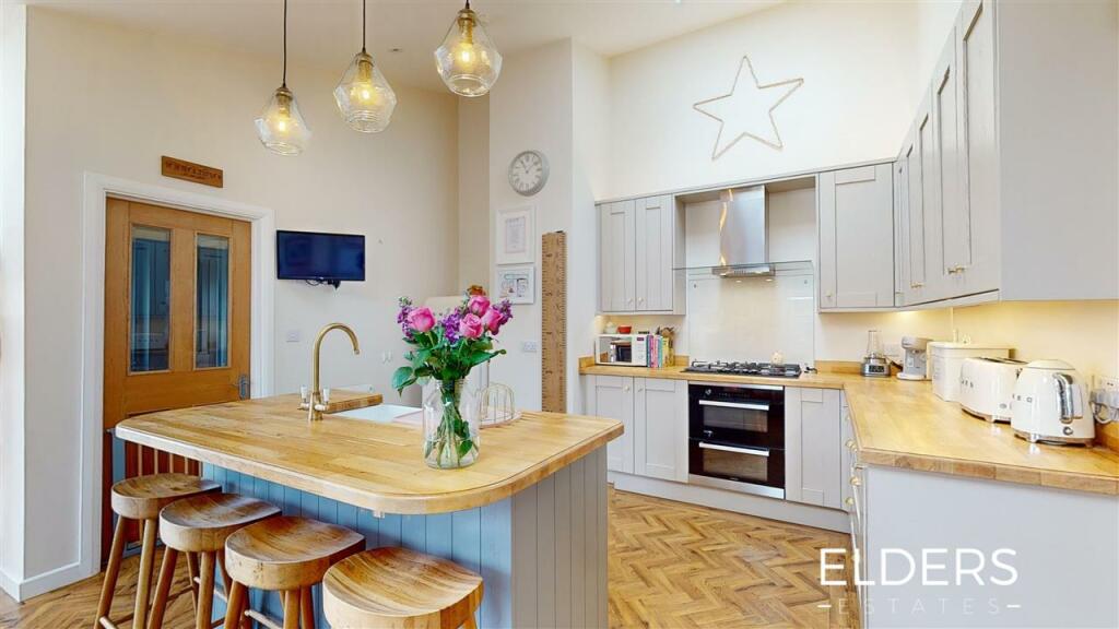 OPEN PLAN KITCHEN